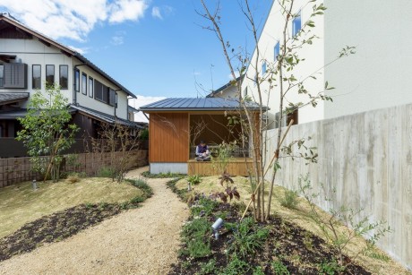 Maibara House by ALTS Design Office - 8