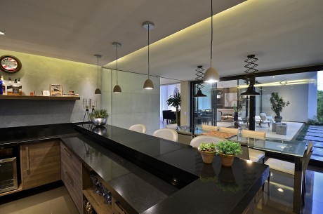 House in Brazil by Minuscoli Martini Architects - 9