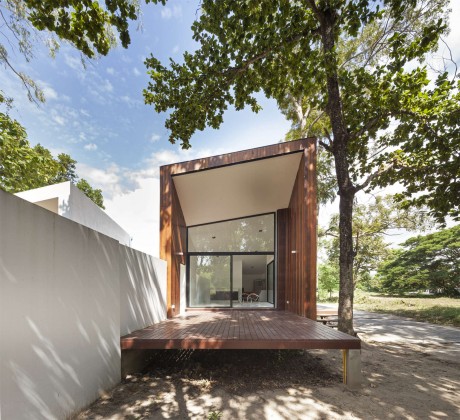 Mae Kao Canal House by Ekar Architects - 10