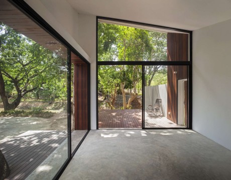 Mae Kao Canal House by Ekar Architects - 6