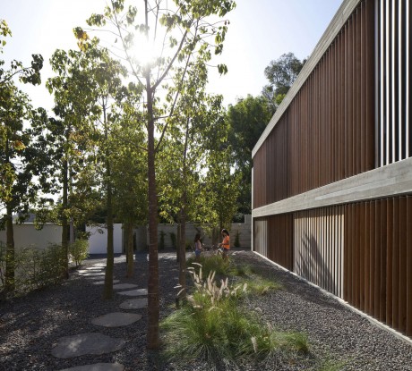 House in Ramat Hasharon by Pitsou Kedem Architect - 10