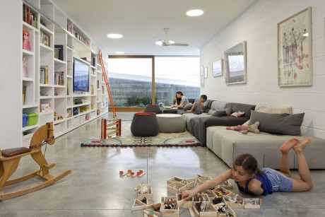 House in Ramat Hasharon by Pitsou Kedem Architect - 4