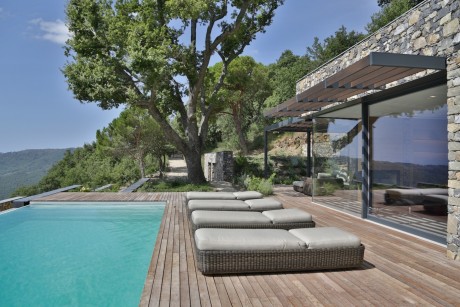 Villa Nemes by Giordano Hadamik Architects - 2