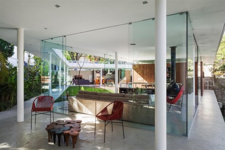 Casa Marquise by FGMF Architects - 2