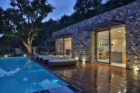 Villa Nemes by Giordano Hadamik Architects - 13