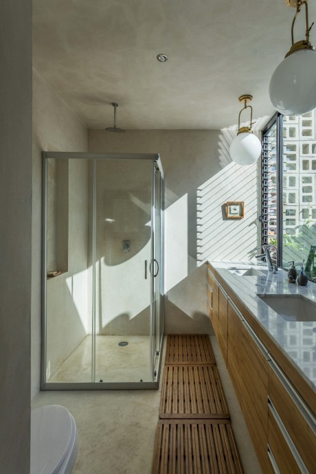 Raw House by Taller Estilo Arquitectura - 8