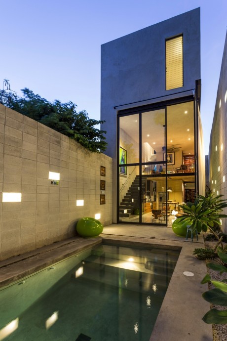 Raw House by Taller Estilo Arquitectura - 11