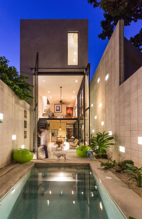 Raw House by Taller Estilo Arquitectura - 12