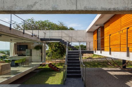 Two Beams House by Escritório Yuri Vital - 6