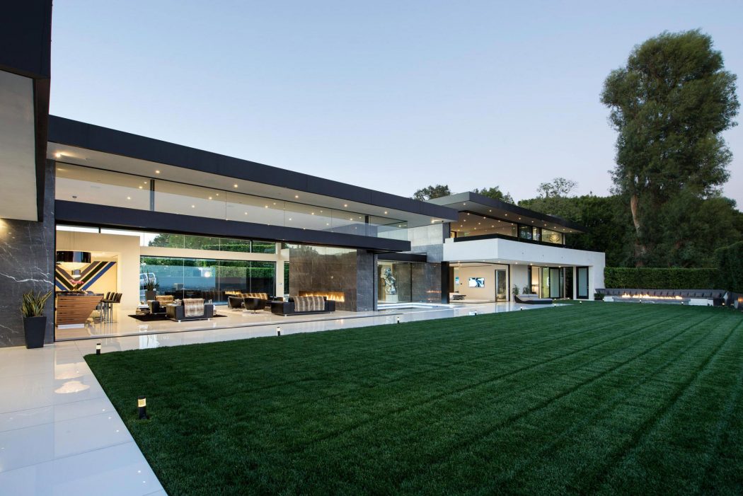 Contemporary Home in Bel Air by McClean Design - 1