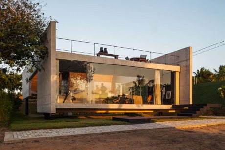 Two Beams House by Escritório Yuri Vital - 11