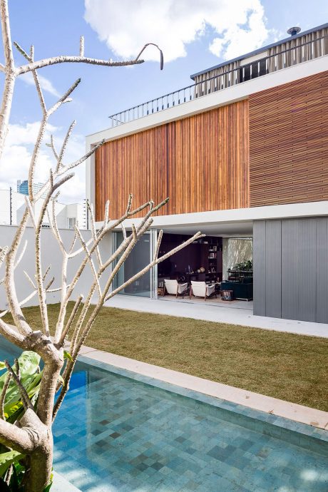 Residence in São Paulo by Felipe Hess - 15