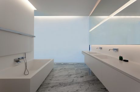 Aluminum House by Fran Silvestre Arquitectos - 10