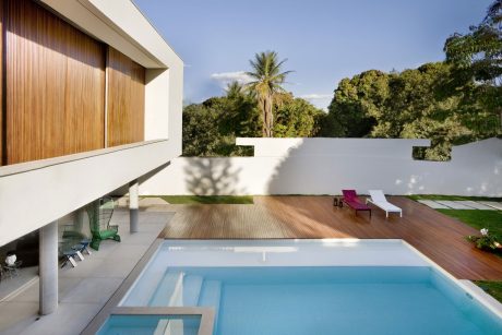 Contemporary House by Patricia Almeida Arquitetura - 2