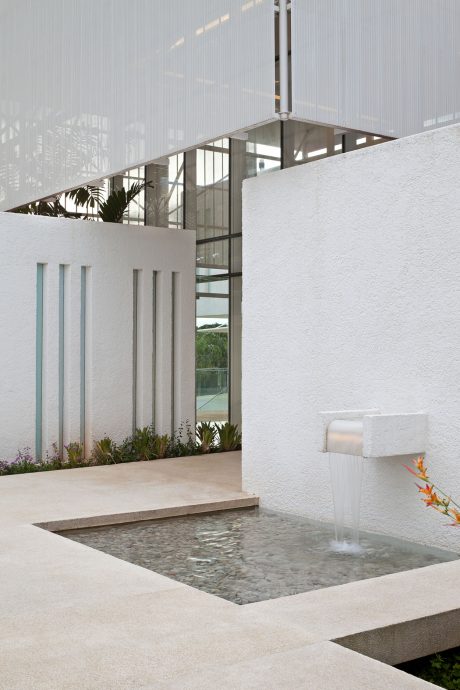 Home in Brasilia by Sérgio Parada Arquitetos - 7