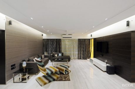 Home in Mumbai by Sonu Mistry Design - 3