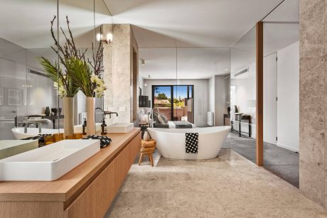 Home in Brighton East by Decrolux - 6