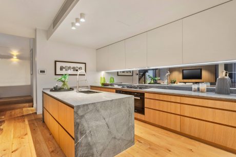 Home in Brighton East by Decrolux - 4