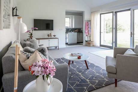Southampton Farmhouse by Betty Wasserman - 6