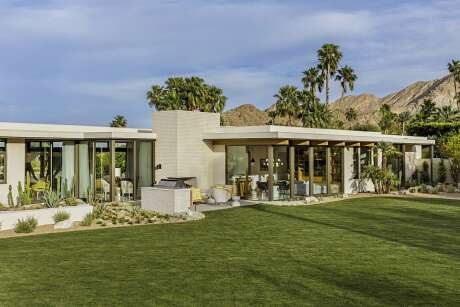 Thunderbird Heights Residence by Stuart Silk - 2