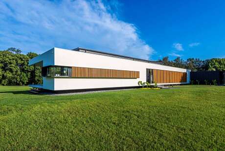Gold Coast House by MRA Design - 11