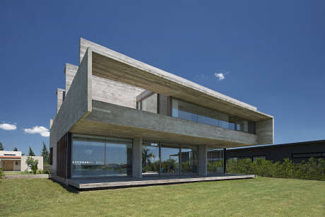 10 House by Luciano Kruk Arquitectos - 2