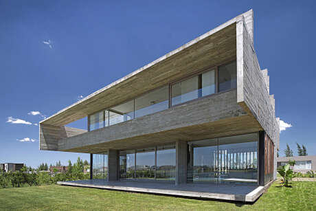 10 House by Luciano Kruk Arquitectos - 10