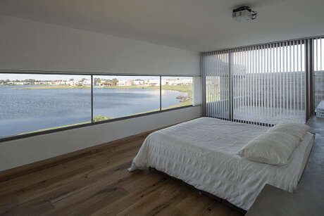 10 House by Luciano Kruk Arquitectos - 8