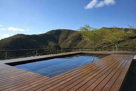 Inclined Slab House by Tetro Arquitetura - 12