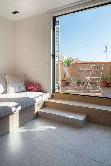 Penthouse Renovation by Studio FFWD Arquitectes - 11
