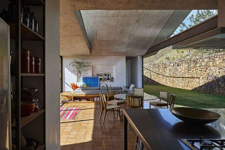 Inclined Slab House by Tetro Arquitetura - 2