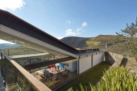 Inclined Slab House by Tetro Arquitetura - 14