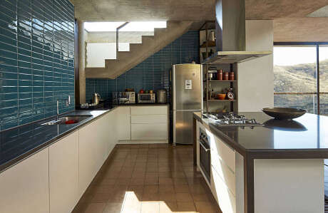 Inclined Slab House by Tetro Arquitetura - 5