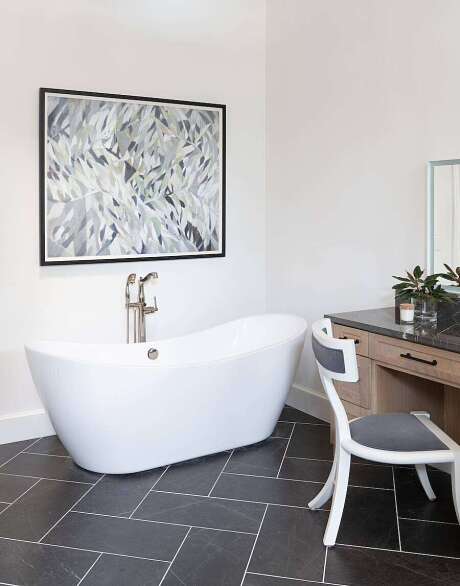 Scandinavian Lakeside House by Traci Connell Interiors - 10