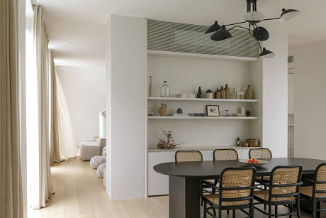 Pillar House by Anonym - 3