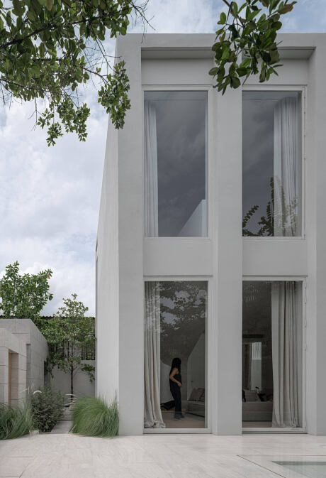 Pillar House by Anonym - 9