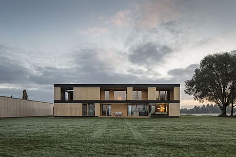 House, Hall and Yard by Baumeister Jürgen Haller - 10