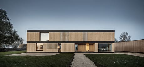 House, Hall and Yard by Baumeister Jürgen Haller - 9