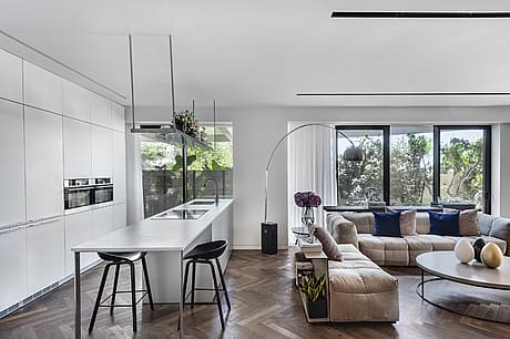 An Eclectic Duplex with a Sea Scent by Tzvia Kazayoff - 4