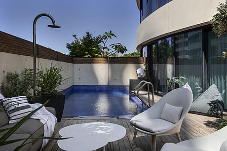An Eclectic Duplex with a Sea Scent by Tzvia Kazayoff - 13