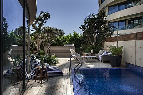 An Eclectic Duplex with a Sea Scent by Tzvia Kazayoff - 14
