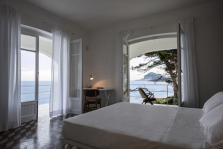 Villa on The Cliff by Viviana Haddad - 6