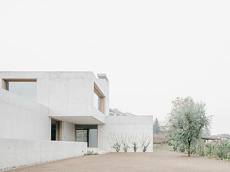 Casa in Collina by Montemurro Aguiar Architetti - 7