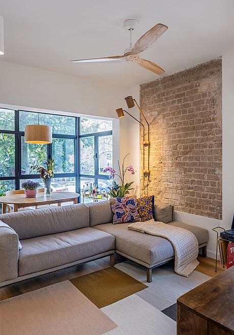 TLV Apartment by Chen Shadmi - 2