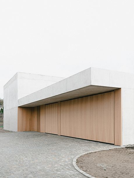 Casa in Collina by Montemurro Aguiar Architetti - 9