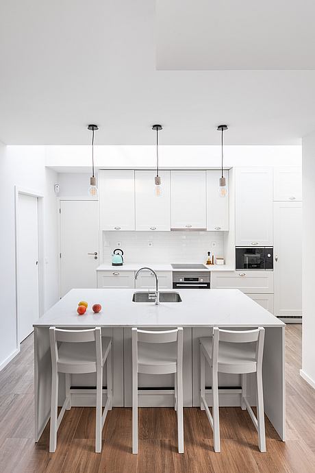 Saint Verissimo House by Ren Ito Arquiteto - 4