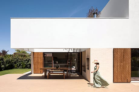 Brejos da Carregueira House by Estúdio AMATAM - 2