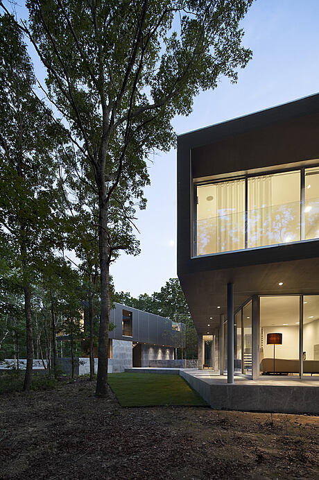 Split House by K/R - 8