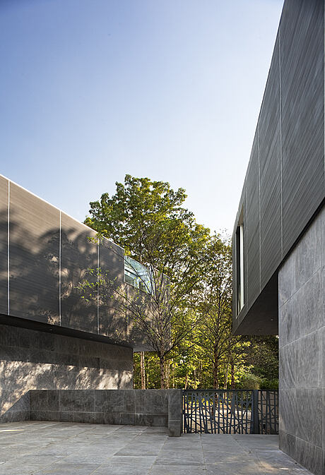 Split House by K/R - 4