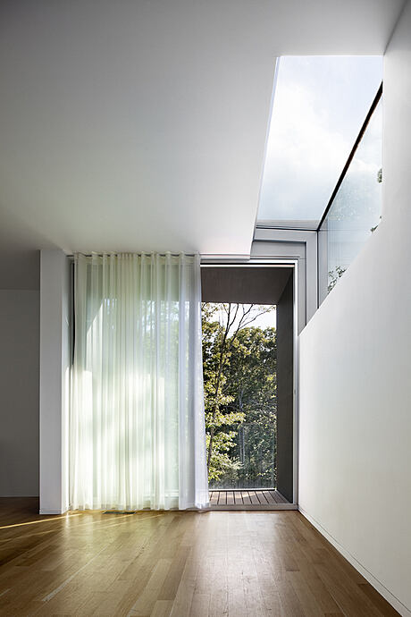 Split House by K/R - 5